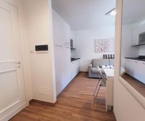 Hostdomus - Smart Tech Apartment Sestriere Italy