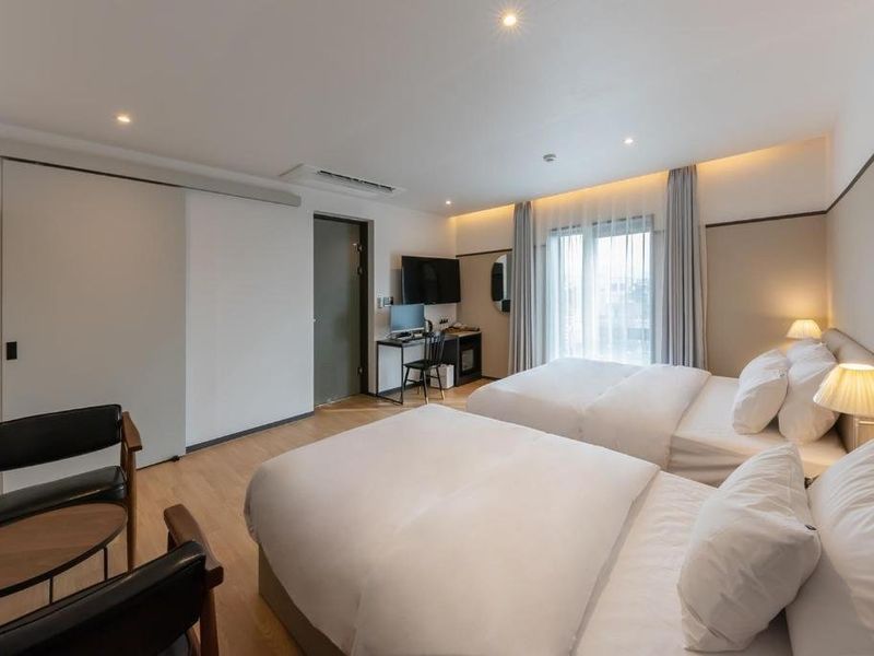 Hotel Photo 6