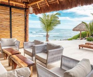 Beachfront Moonstar Villa with private pool Balcheil Mexico