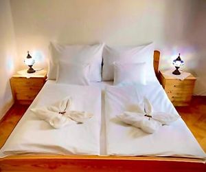 Green Apartman Eger Hungary