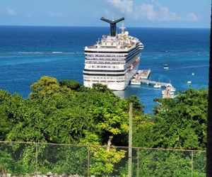 Cruise Ship View, Sky Castles Apt Ocho Rios Jamaica