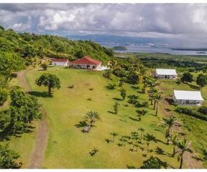 Villa de standing (80 m2) avec vue à 360° sur la mer et la campagne Riviere-Salee Martinique