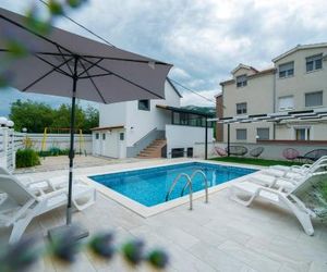 Luxury apartment with heated pool KLIS Klis Croatia