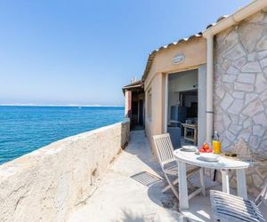 Petite Maison dexception avec terrasse vue mer, au dessus de la plage - Chez Christine Marseille France