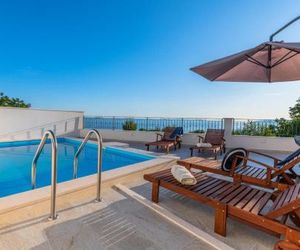 ctma303 - Villa with private pool, jakuzzi, sauna for 5 adult + 1 child Makarska Croatia
