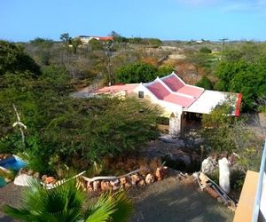 Art bnb - art, nature, adventure, away from tourism, among locals, many extras Sabaneta Aruba