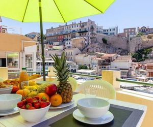 Terrasse de rÃªve sur le Port du Vallon des Auffes - Chez Bernard Marseille France