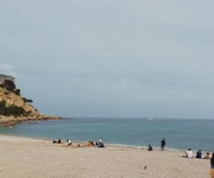 Au calme, 200m du centre T2 avec balcon et parking Cassis France