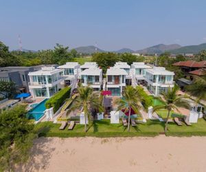 Modern 8 bedroom Beachfront Villa Combo Ban Nong Sua Thailand