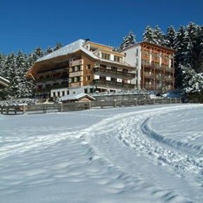 NearBy Hotel