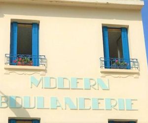 Modern Boulangerie, spacious village house Quillan France