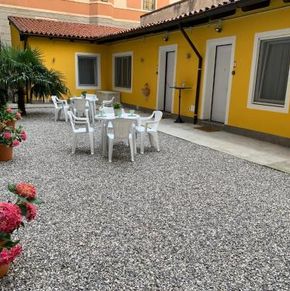 NearBy Hotel