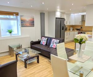 Brand new spacious 2-bed apartment in central Kingston/near Richmond Park Wimbledon United Kingdom