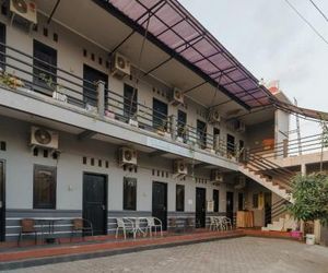 RedDoorz Syariah near Ciledug Station Cirebon Indonesia