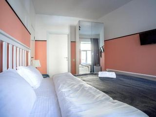 Chevron Inn