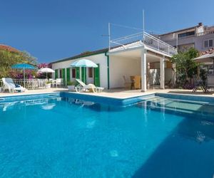 Spacious renovated house with pool and terrace Supetar Croatia
