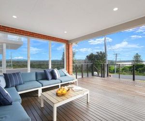 Casa Sorella - beachfront family home Lake Cathie Australia