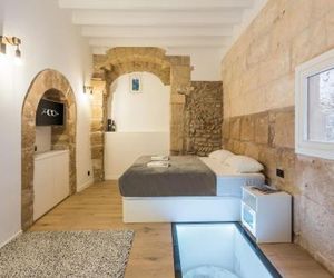 studio cave Palma Spain