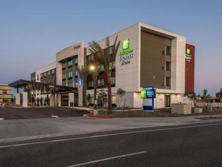 Hotel pic Holiday Inn Express & Suites - Phoenix North - Happy Valley, an IHG Ho