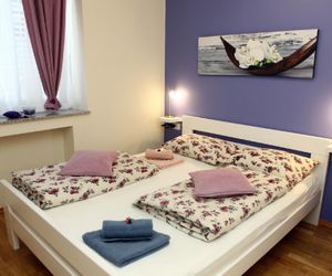 Cozy One-Bedroom Apartment MAK1 Lucia Slovenia