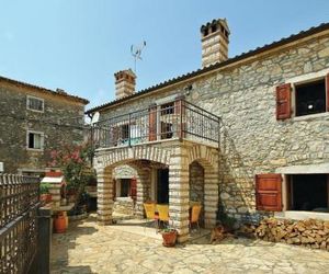 Stunning home in Kastelir w/ 3 Bedrooms Castellier Croatia