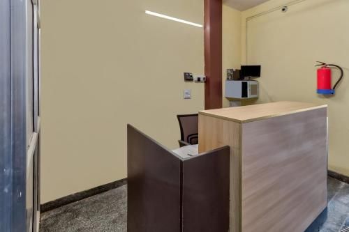OYO Flagship 30703 Hotel Golden Coin Sector 17 Near Delhi Technical University