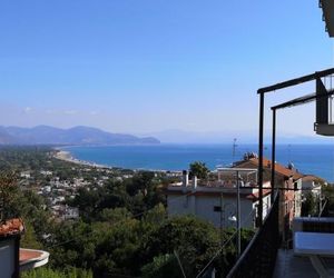 Fuga Romantica con Camino, Vista Mare, Servizio Pranzo e Cena in Camera San Felice Circeo Italy