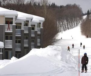 Ski-in, ski-out chaleureux studio loft au pied des pistes de ski Stoneham Canada