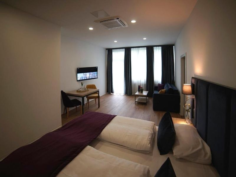 Hotel Photo 1