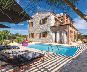 Nice home in Cabrunici w/ Outdoor swimming pool, Outdoor swimming pool and 4 Bedrooms Cabranici Croatia
