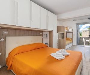 ORISTANO CAMERA ARANCIO max 3pers,BAGNO,USO CUCINA Oristano Italy