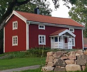 1800-tals torp i landsbygd nära till allt Varnamo Sweden