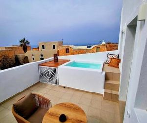 Lovely House at Oia village center Oia Greece