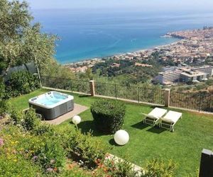 Villa Via Pisciotto Cefalu Italy