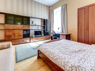 Art Square Apartment