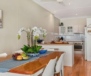 Ocean Blue Apartment Two - oceanfront apartment Huskisson Australia