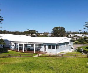 Ocean Blue Apartment One - oceanfront apartment Huskisson Australia
