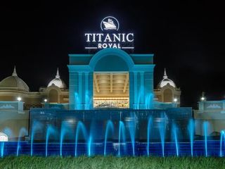 Hotel pic Titanic Royal-Families and Couples only