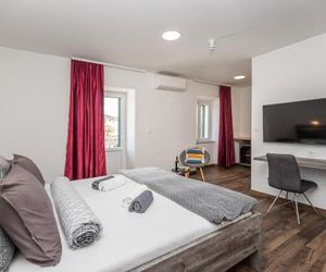 Apinelo Port Rooms Split Croatia