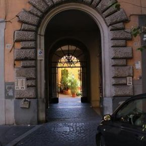 NearBy Hotel