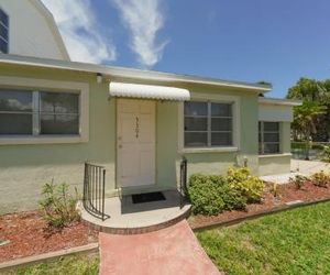Walk to the Beach or Village in minutes! Siesta Key United States