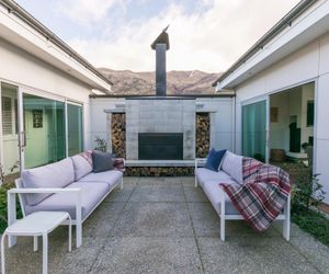 Modern home with spa pool and internal courtyard. Wanaka New Zealand