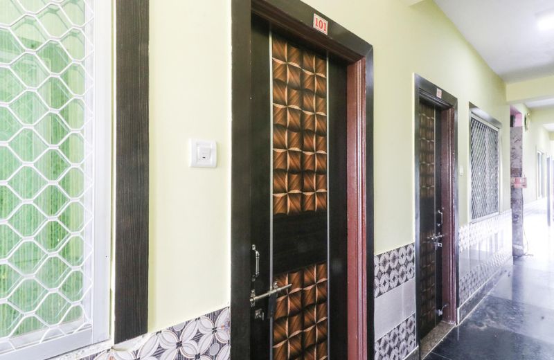 OYO 49446 Adiritra Guest House