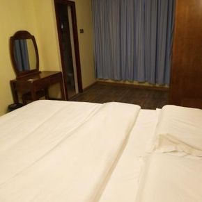 NearBy Hotel