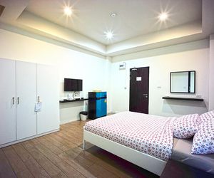 U studio fl4 @26 bed and coffee for2adults Bang Saen Thailand