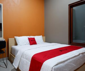RedDoorz Syariah near Stasiun Tegal Cirebon Indonesia