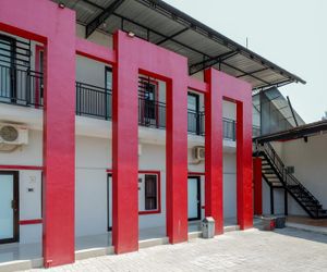 RedDoorz Syariah near Alun Alun Tegal Cirebon Indonesia