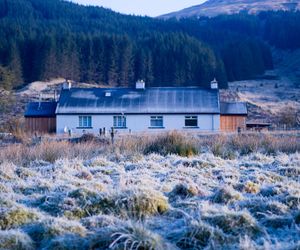Wee Holiday Cottage by the loch Tyndrum United Kingdom