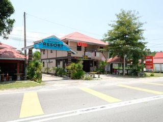 Фото отеля OYO 44005 Senangin Resort & Cafe