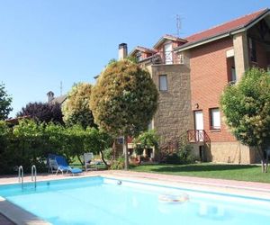 Preciosa casa independiente con piscina cubierta y gran jardín privados Haro Spain